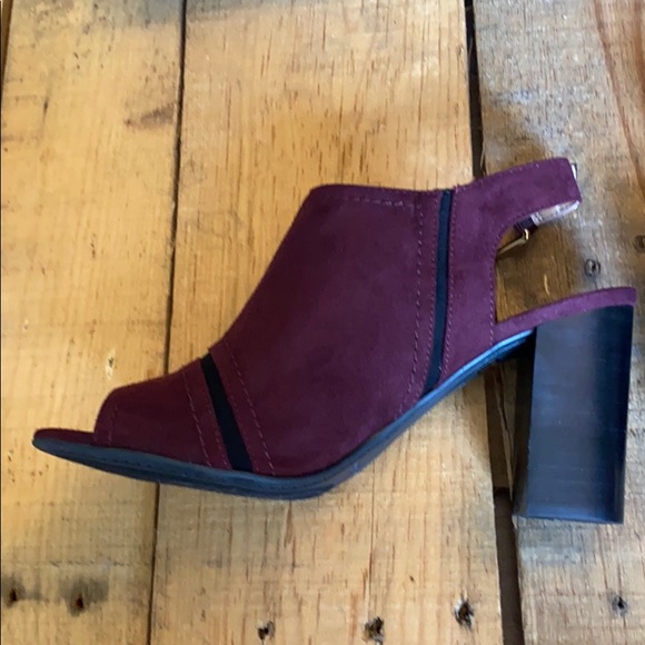 NWB Tommy Hilfiger Relita 2 Burgundy Slingbacks Peep Toe Heeled Shoes - Picture 4 of 11